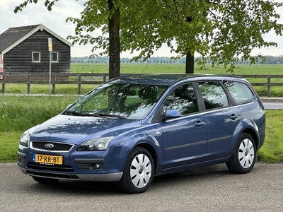 Ford FOCUS Wagon 1.6-16V Futura * Airco * Nw-Apk * KOOPJE! *