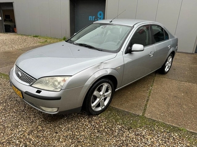 Ford Mondeo 2.0-16V Platinum AUTOMAAT