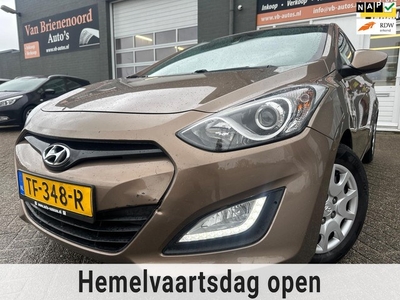 Hyundai I30 1.4 in 5 drs met 6 bak en met bluetooth