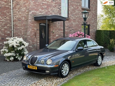 Jaguar S-type 2.5 V6 Executive AUT Xenon Youngtimer