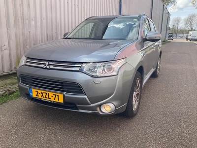 Mitsubishi Outlander 2.0 PHEV Instyle leder Cam 2015