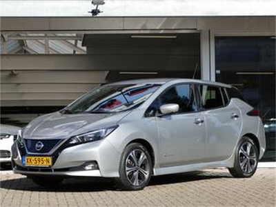 Nissan LEAF N-Connecta 40 kWh | Apple carplay / Android auto | stuur en stoel verwarmd | rondomzicht camera