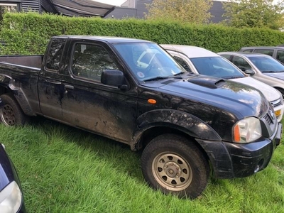 Nissan NP 300 PICK UP Opknapper, motor stuk, evt met opbouw