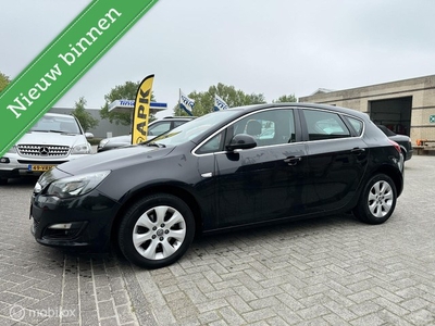 Opel Astra 1.6 CDTi Business +