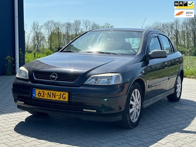 Opel Astra 1.6 Njoy