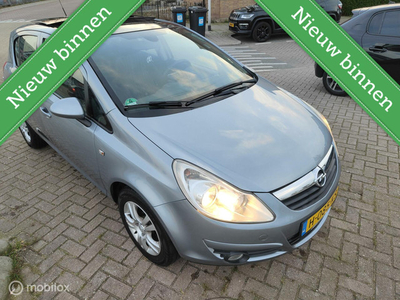 OPEL CORSA 1.2-16V , 5 DEURS, PANORAMA DAK, APK,AIRCO*******