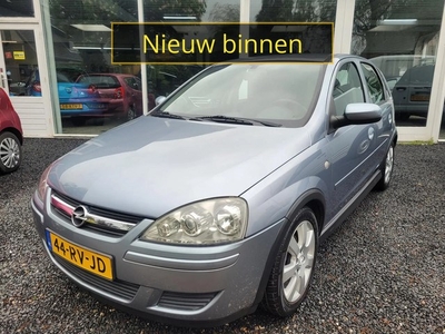 Opel Corsa 1.2-16V Silverline APK / NWE DISTR.KETTING /