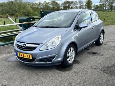 Opel Corsa 1.4-16V Cosmo Automaat Met Nieuwe APK