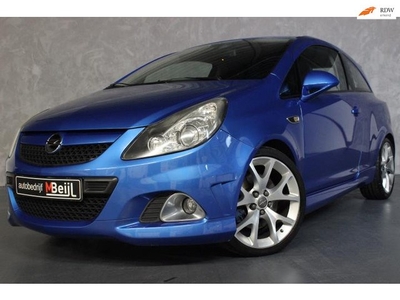 Opel Corsa 1.6-16V T OPC auto loop op 3 cilinders