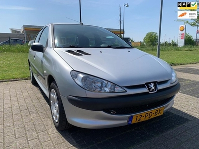 Peugeot 206 1.4 Pop' Art 5 Drs Airco Apk 10-3-2025 Zuinig