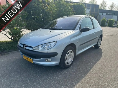 Peugeot 206 1.4 XT 2e Eigenaar,88..423 KM,Dealer O.H.,Airco