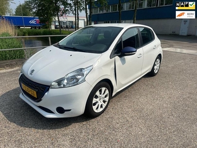 Peugeot 208 1.0 PureTech LIKE!2015!5-deurs!NAP! zie foto's!