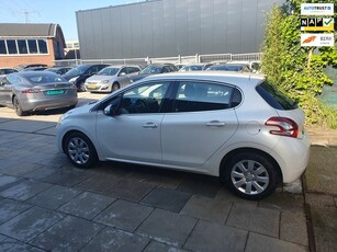 Peugeot 208 1.2 VTi Allure 6 maanden autotrust garantie