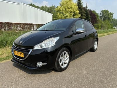 Peugeot 208 1.2 VTi Oxygo / NAVI / AIRCO / 5-DEURS / CRUISE