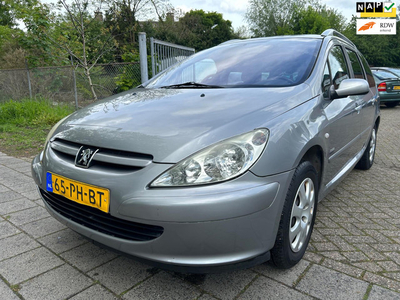 Peugeot 307 SW pano dak, trekhaak, airco, nap, eerste eigenaar