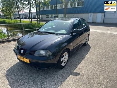 Seat Ibiza 1.4-16V Stella!2004!Clima!1 jaar APK.!LM. velgen!