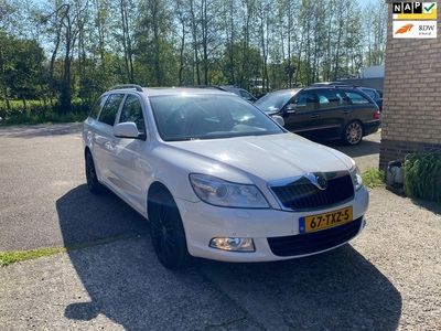 Skoda Octavia Combi 1.2 TSI Elegance, DSG, Navi, Xenon