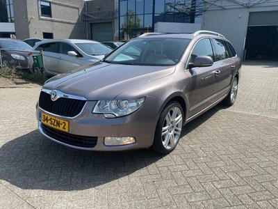 Skoda Superb Combi 1.8 TSI Elegance 4x4 Business Line