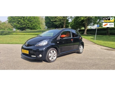 Toyota Aygo 1.0 VVT-i Dynamic Orange