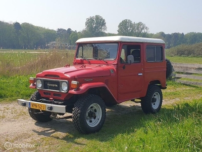 Toyota Landcruiser FJ40 Hardtop 6-pers.