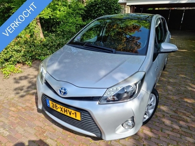 Toyota Yaris 1.5 Full Hybrid Dynamic Panoramadak/Navi