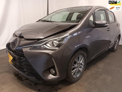 Toyota Yaris 1.5 Hybrid Design - Frontschade