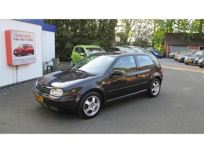 Volkswagen Golf 1.6-16V