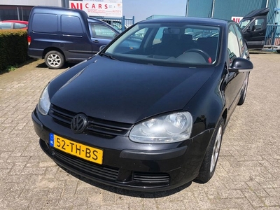 Volkswagen Golf 1.6 benzine rijd super (bj 2007)