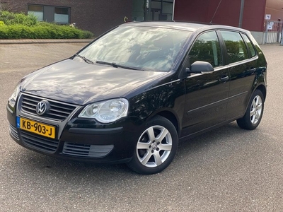 Volkswagen Polo 1.4-16V FSI Trendline Airco/Cruise