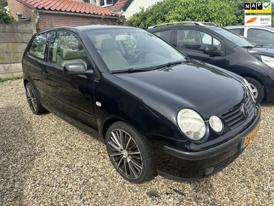 Volkswagen Polo 1.4-16V Highline