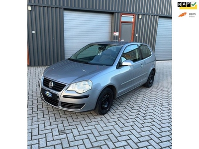 Volkswagen Polo 1.4-16V Optive