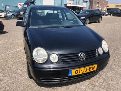 Volkswagen Polo 1.4 benzine AIRCO rijd super (bj 2002)