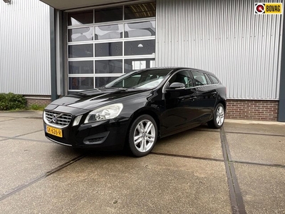 Volvo V60 1.6 T4 Momentum