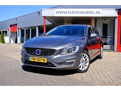 Volvo V60 2.0 D3 150pk Momentum Aut. PanoNaviXenonLMV