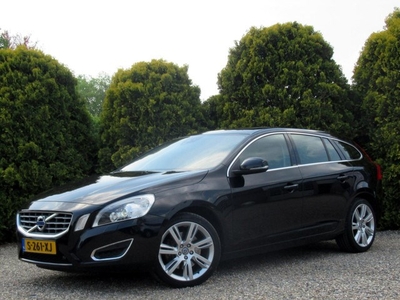 Volvo V60 2.0T Summum*Navi*Leder*Trekhaak*