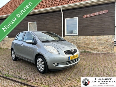 Yaris 1.3 VVTi Sol AUTOMAAT!/NL-AUTO/NAP/NETJES/HOGE INSTAP