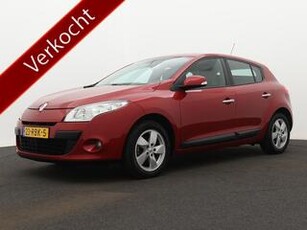 Renault MEGANE 1.6 Dynamique / Dealer onderhouden / APK 14-3-2025 / Mooie auto / Navi