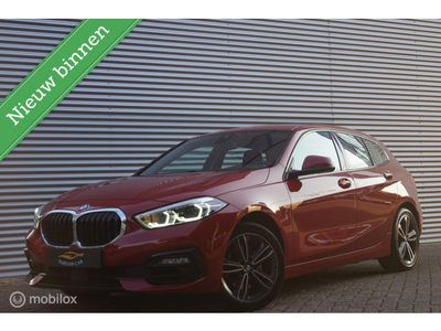 BMW 1-serie 118i Sport Line/ M sport /Navi/Xenon/Carplay/Aut