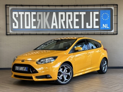 Ford Focus 2.0 EcoBoost 250pk ST-2, 18 inch, Sony, Recaro