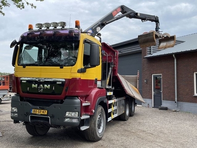 MAN TGS 26.440 6x6 2 zijdige kipper met HMF 1643 Z2