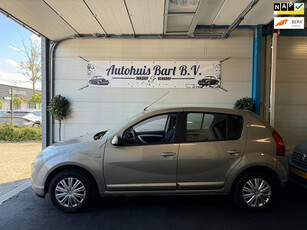 Dacia Sandero 1.6 Lauréate 5 Deuren! Airco! Stuurbekrachtiging! APK! NAP Logisch!