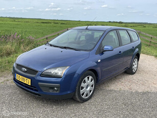 Ford Focus Wagon 1.6 2007 airco nieuwe APK blauw