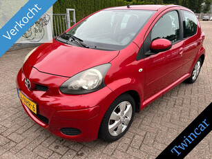 Toyota Aygo 1.0-12V 5-DRS Aspiration Red AIRCO LEDER NAP