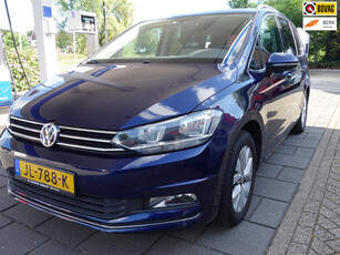 Volkswagen Touran 1.4 TSI Highline Automaat / Parkeersensoren / Navigatie / Bluetooth