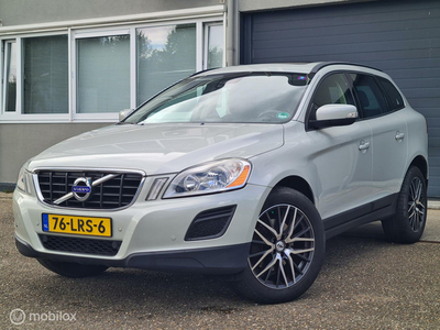 Volvo XC60 2.0T Kinetic LEER AIRCO PANORAMADAK Elektrische schuifdak