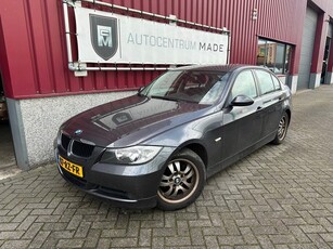 BMW 3-serie 318i Dynamic Executive // Automaat // TIK IN DE