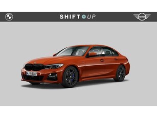 BMW 3-serie 330e M-Sport Schuifdak Head Up Harman