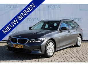 BMW 3 Serie Touring 318i Business Edition NL-AUTO LEDER