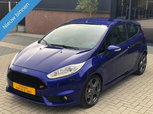 Ford Fiesta 1.6 ST2 182 PK NIEUWSTAAT CRUISE NAVI XENON LED