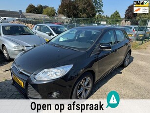 Ford Focus 1.0 EcoBoost 5DRS CLIMA PDC LET OP!! Koppakking